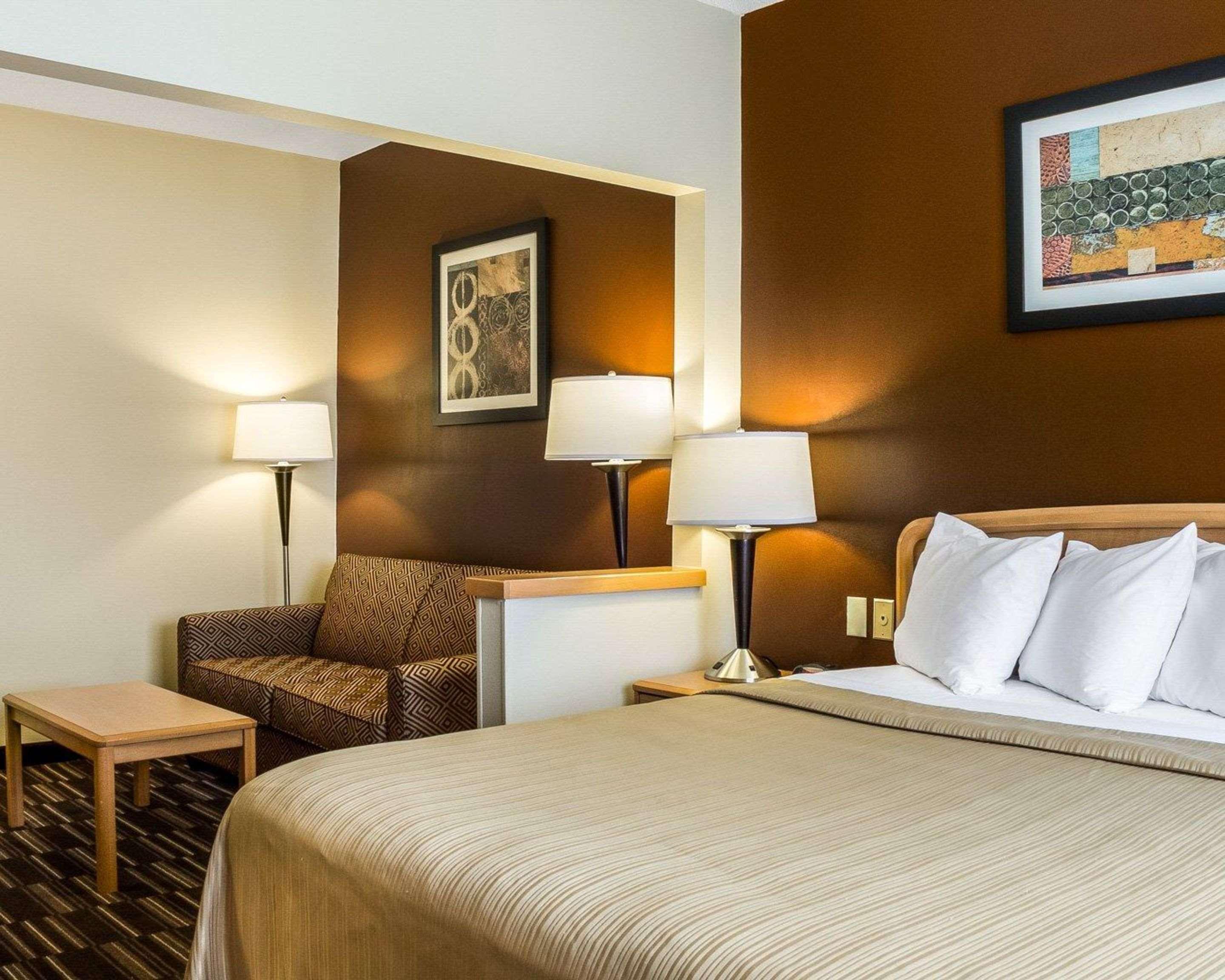 Quality Suites Near West Acres Fargo Esterno foto