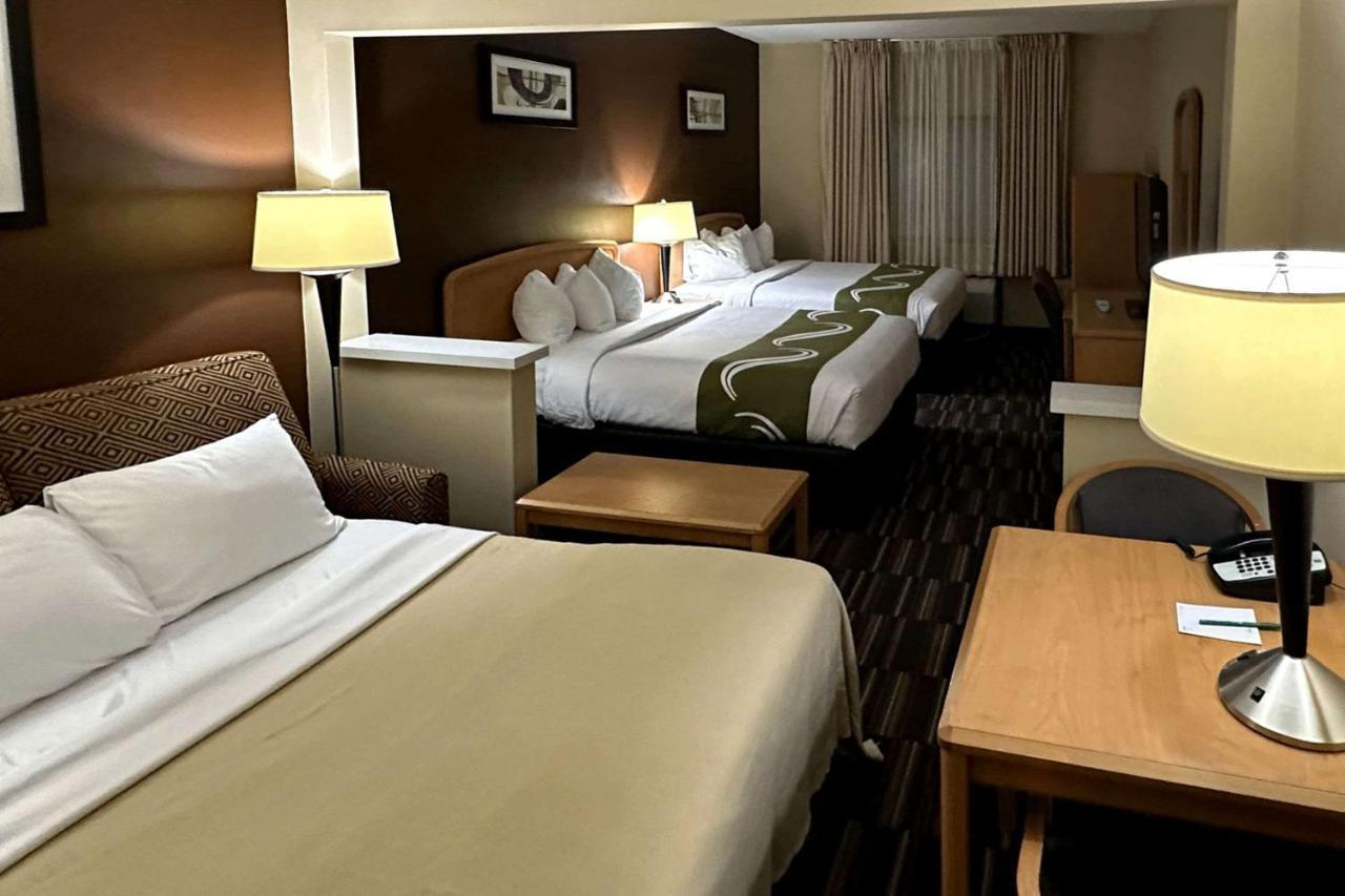 Quality Suites Near West Acres Fargo Esterno foto