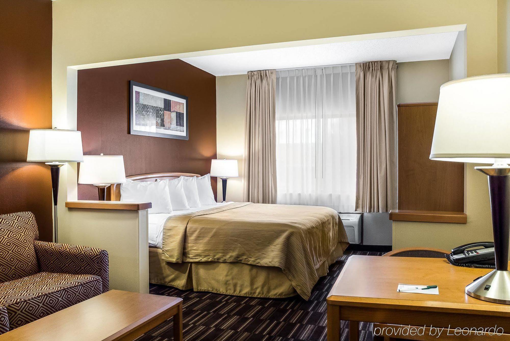 Quality Suites Near West Acres Fargo Esterno foto