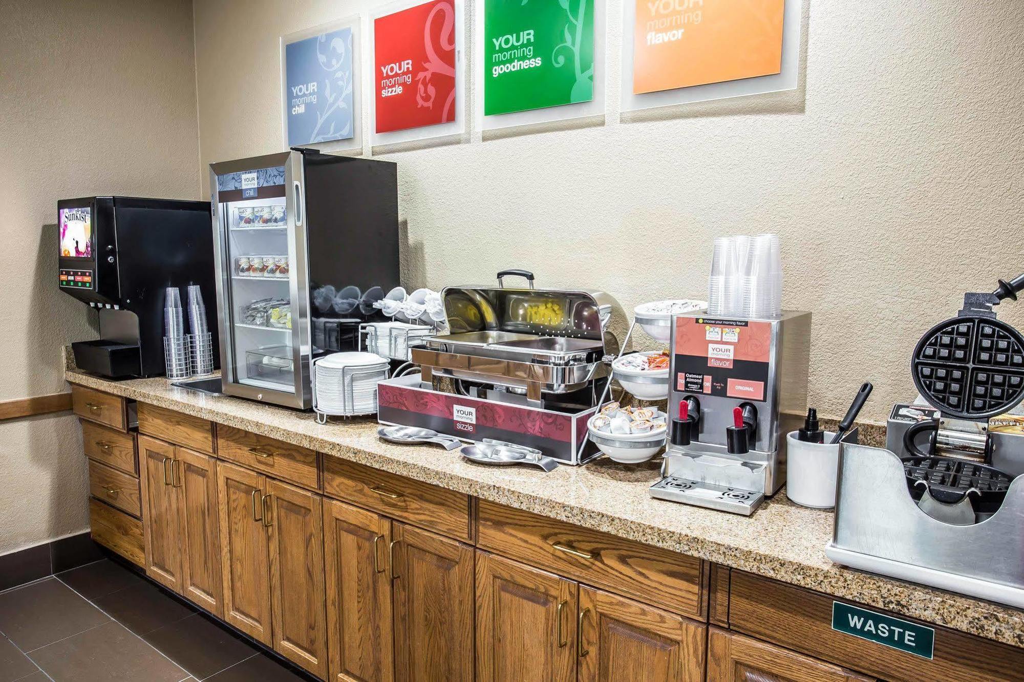Quality Suites Near West Acres Fargo Esterno foto