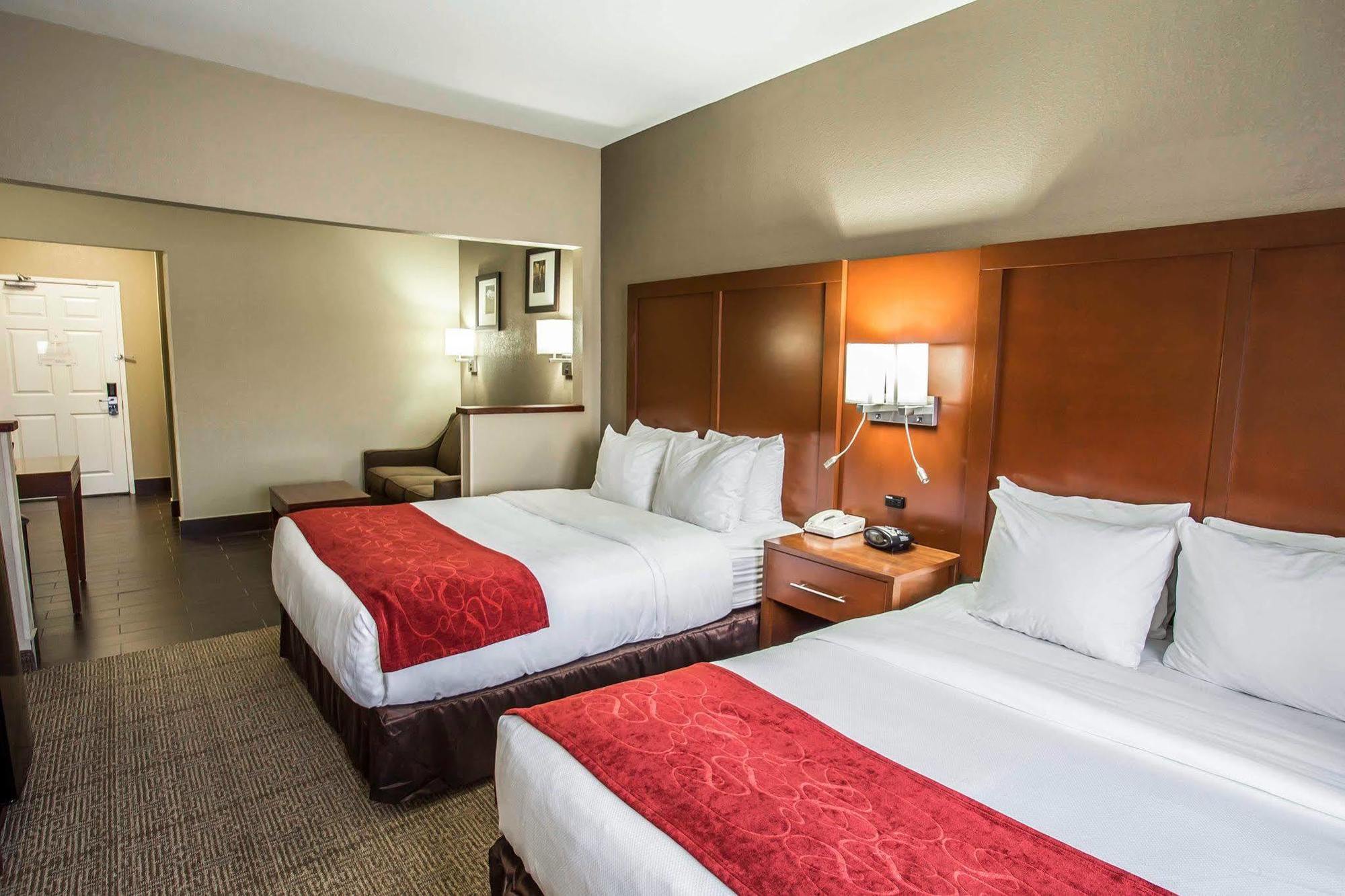Quality Suites Near West Acres Fargo Esterno foto